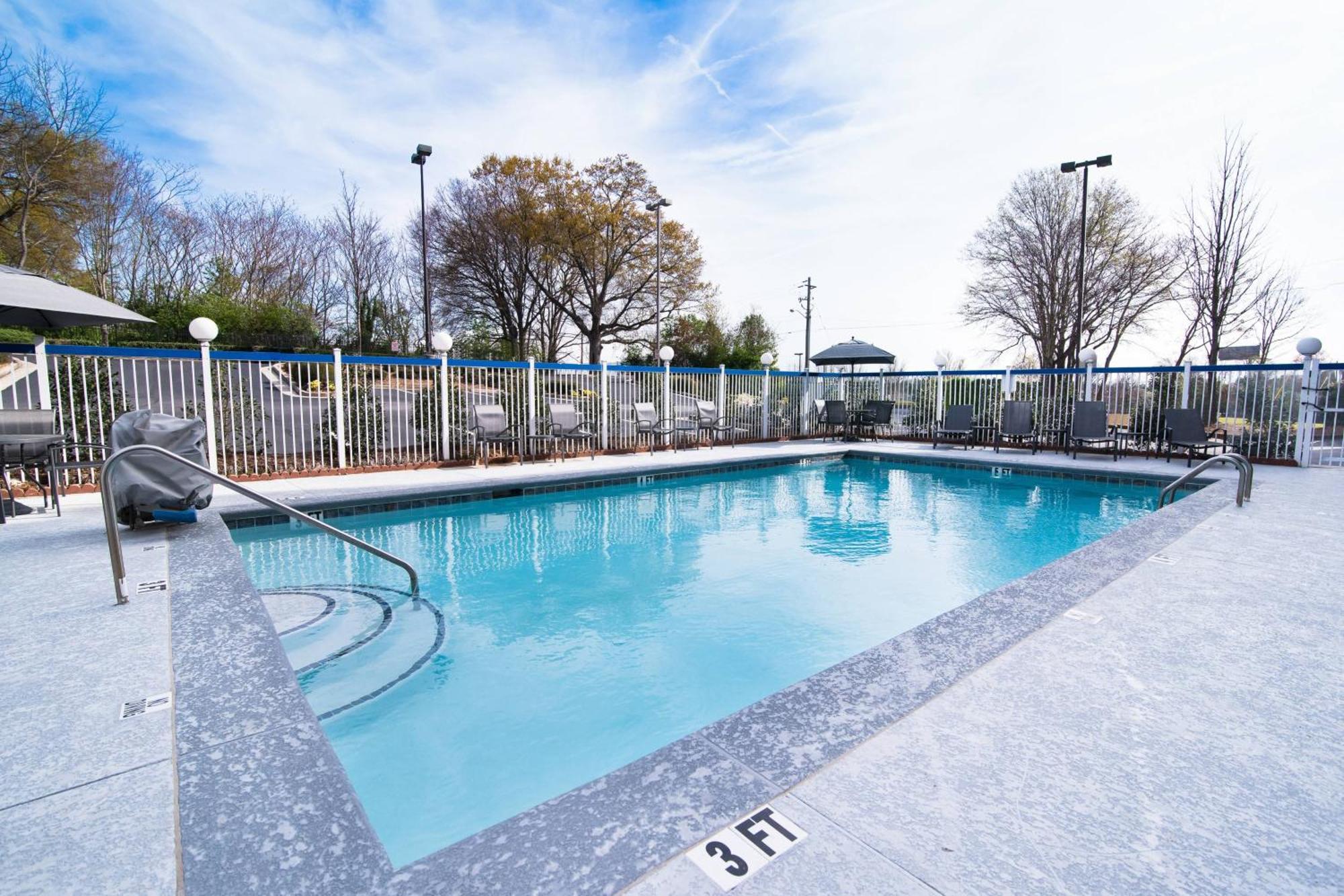 Fairfield Inn & Suites Atlanta Airport North Exterior photo